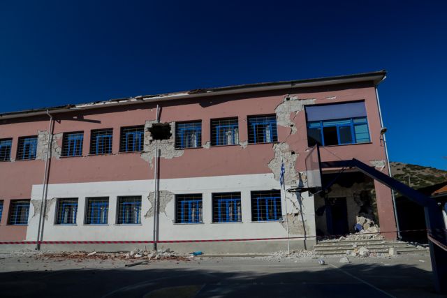 Διευθυντής σχολείου στον Τύρναβο : «Παρακαλούσα το Θεό να αντέξει το κτίριο άλλα 30 δευτερόλεπτα, να μη μας καταπλακώσει»