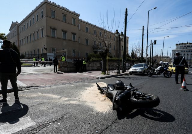 Γιατί δεν συνελήφθη ο οδηγός για το τροχαίο έξω από τη Βουλή