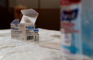 Πότε έρχεται στην Ελλάδα το εμβόλιο της Johnson & Johnson