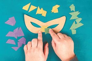 Μάσκες, χαρταετοί και ένα ταξίδι σε 10 χώρες και πολιτισμούς