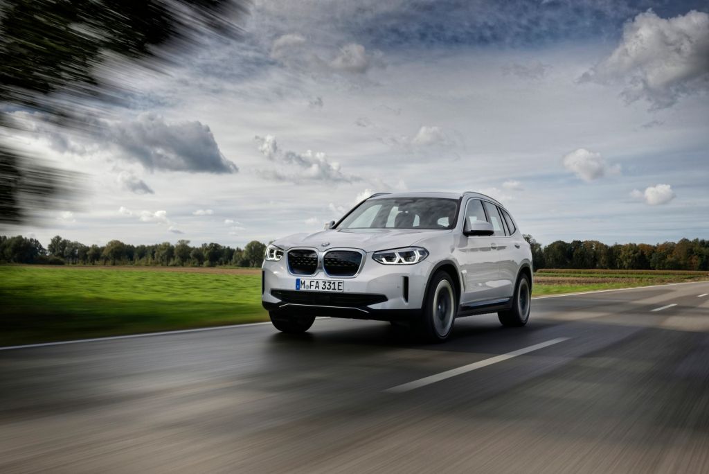 Πόσο κοστίζει στην ελληνική αγορά η νέα, ηλεκτρική BMW ix3