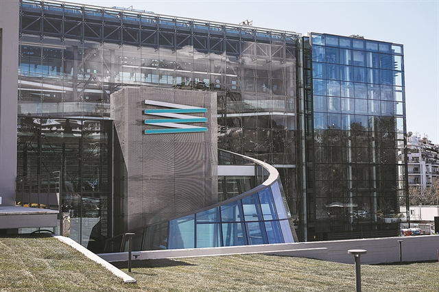 Με τη λάμψη των ξένων ηγετών…