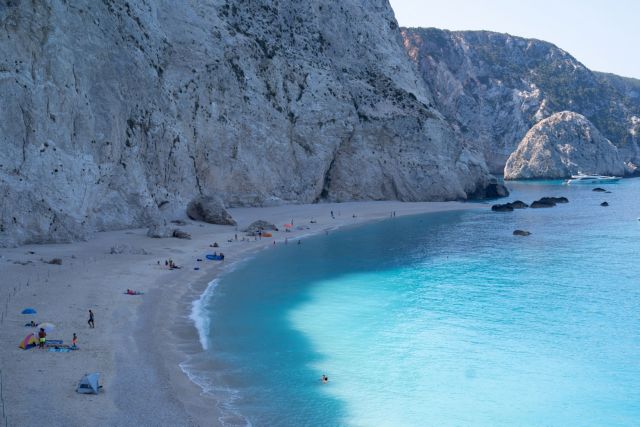 Mε σύνθημα «All you want is Greece» και τρεις προϋποθέσεις για τους επισκέπτες θα ανοίξει ο τουρισμός