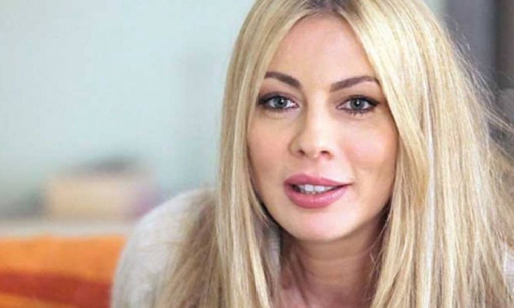 Σμαράγδα Καρύδη: «Έχω 10 μέρες πυρετό από τον κορονοϊό, αλλά ευτυχώς δεν πειράχτηκαν οι πνεύμονες»