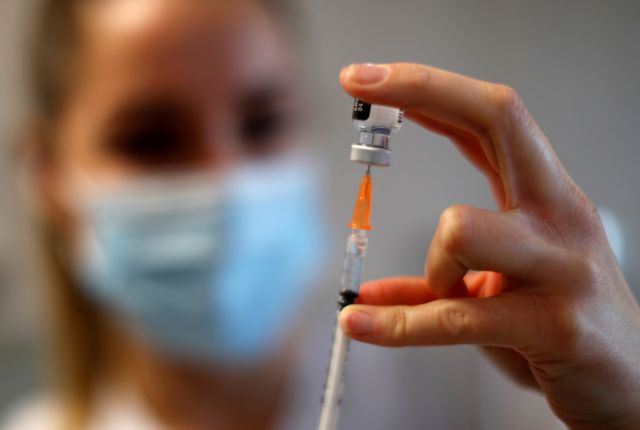 Bloomberg : Το σχέδιο της ΕΕ για άρση του lockdown – Περιλαμβάνει και πιστοποιητικό εμβολιασμού