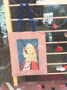 Η Εθνική Παλιγγενεσία για έναν χρόνο στις βιτρίνες…