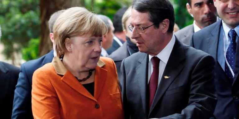 Μέρκελ σε Αναστασιάδη : Στήριξη στις προσπάθειες του ΟΗΕ για συνομιλίες στο Κυπριακό