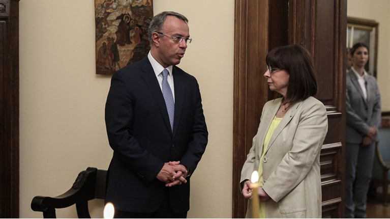 Συνάντηση Σακελλαροπούλου με Σταϊκούρα στις 13:00 στο Προεδρικό Μέγαρο