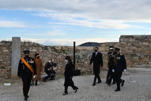 Σακελλαροπούλου: Ενότητα και αλληλεγγύη είναι η μεγαλύτερη δύναμη του Έθνους μας