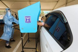 Μόσιαλος : Το παράδειγμα του Ισραήλ – Μέσω των εμβολιασμών μειώθηκαν οι εισαγωγές στα νοσοκομεία