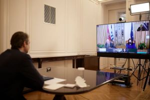 Υπεγράφησαν δύο συμβάσεις με την ΕΤΕπ ύψους 875 εκατ. ευρώ