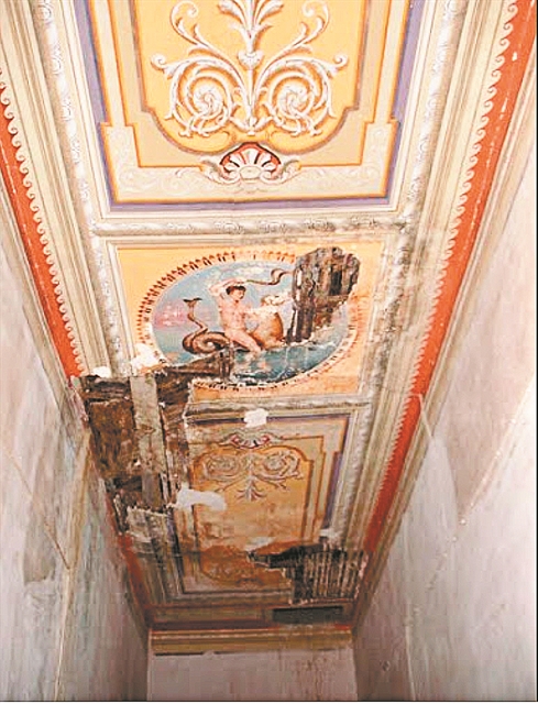 Σήμα κινδύνου για τα νεοκλασικά της Σύρου