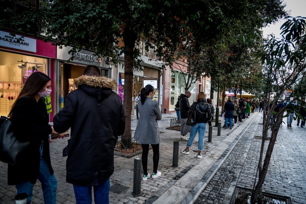 Κοροναϊός : Χαραμάδα αισιοδοξίας για το άνοιγμα του λιανεμπορίου