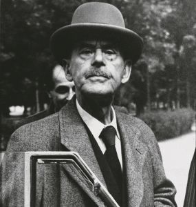 Η ιστορία στη μυθοπλασία