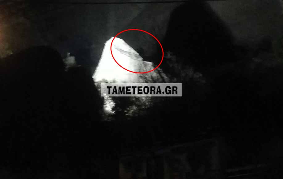 Σεισμός Ελασσόνα : Αποκολλήθηκε βράχος των Μετεώρων και έπεσε κοντά σε σπίτια