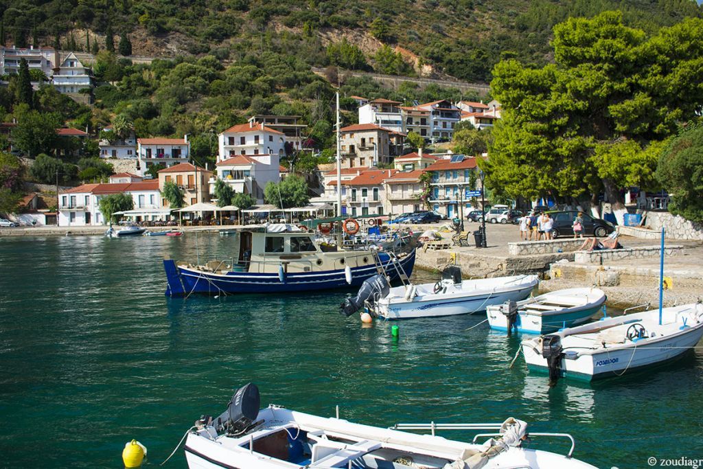 Κοροναϊός : Σε «βαθύ κόκκινο» από σήμερα Φωκίδα και Ανώγεια – Τι ισχύει για τη Λάρισα