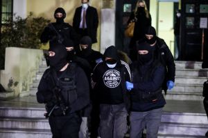 Αποκάλυψη: Κατ’ επανάληψη φαρσέρ ο «αυτόπτης μάρτυρας» των επεισοδίων στη Νέα Σμύρνη