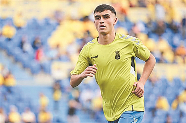 Τα «μωρά» των Ισπανών απειλούν τη Γαλανόλευκη