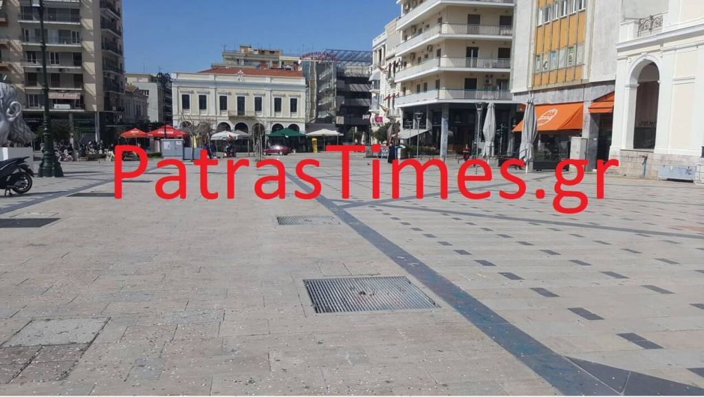 «Διασωληνωμένο» το πατρινό καρναβάλι: Η απόλυτη ερημιά εκεί που έκαναν παρέλαση 40.000 άτομα