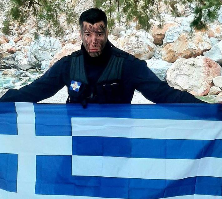 Ο κομάντο Τάσος Ποτσέπης «ρεμιξάρει» τον Εθνικό Υμνο και διαλύει το ίντερνετ