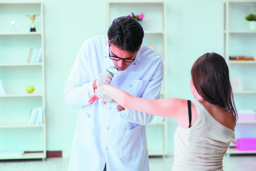 Το lockdown και ο ανθυγιεινός τρόπος διατροφής «πληγώνουν» το δέρμα