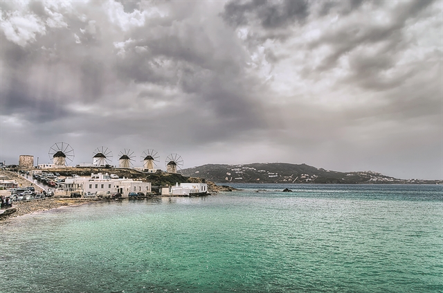 Ολα μπλε και λευκά…