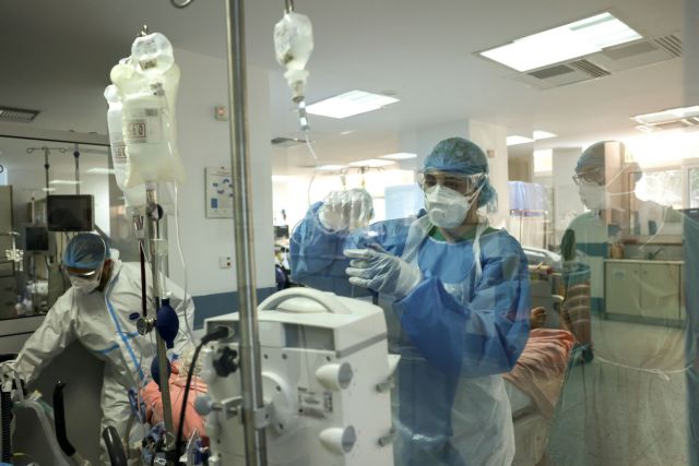 Υπάρχει σενάριο και για 4ο κύμα γι’ αυτό και πρέπει να είμαστε προσεκτικοί λέει ο Σαρηγιάννης – Πότε βλέπει κορύφωση κρουσμάτων