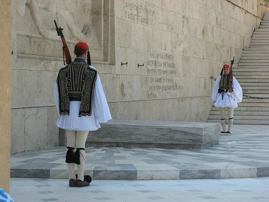 Μνημείο Άγνωστου Στρατιώτη: Η ιστορία και ο συμβολισμός του