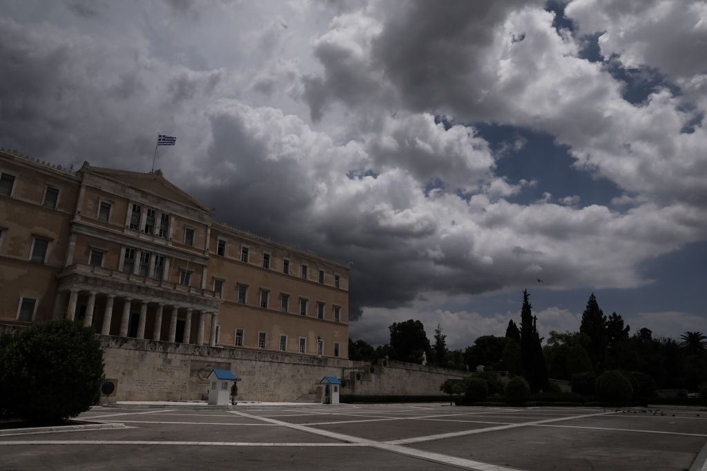 Κοροναϊός : Σε «κλοιό» τρεις περιφέρειες της χώρας