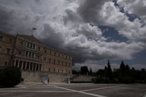 Κοροναϊός : Σε «κλοιό» τρεις περιφέρειες της χώρας