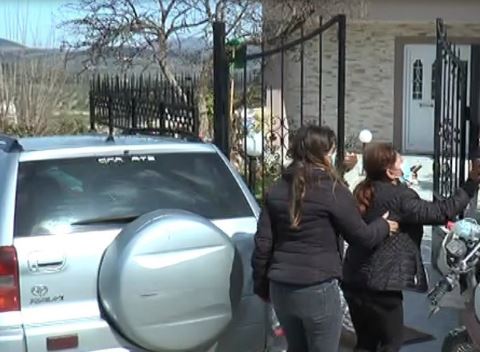 Ραγίζουν καρδιές: Το συγκλονιστικό μοιρολόι της γιαγιάς του μικρού Ζαχαρία λίγο πριν την κηδεία