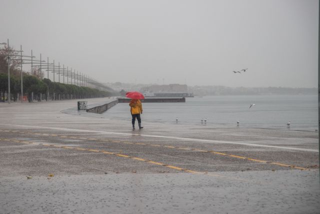 Αστατος καιρός με βροχές, καταιγίδες και μποφόρ