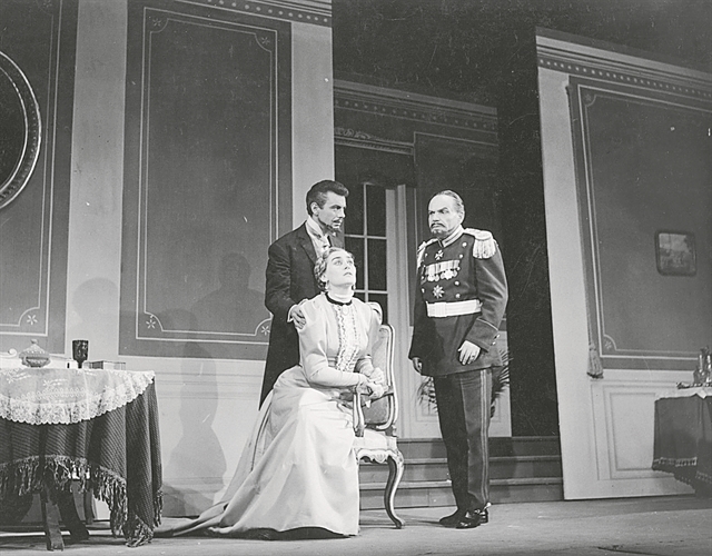 Εργάτες της λογοτεχνίας που έγραψαν και θέατρο