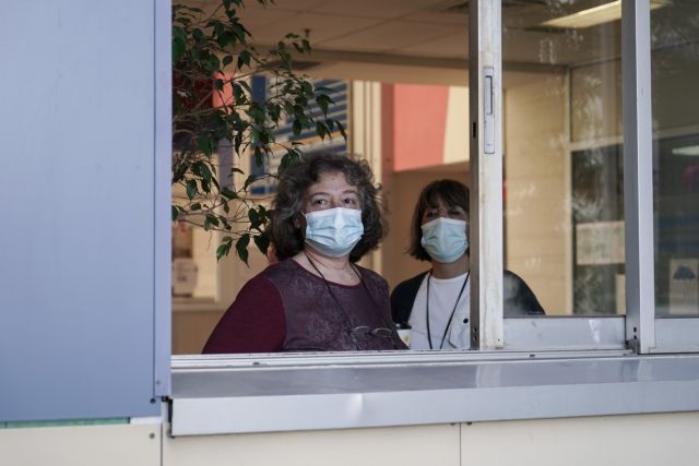 Δραματική προειδοποίηση Μόσιαλου : Θα ζούμε μαζί με τον κοροναϊό για δεκαετίες