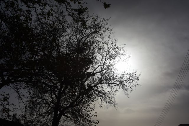 Aνοδος της θερμοκρασίας, αλλά και αφρικανική σκόνη και βροχές τοπικά το Σάββατο