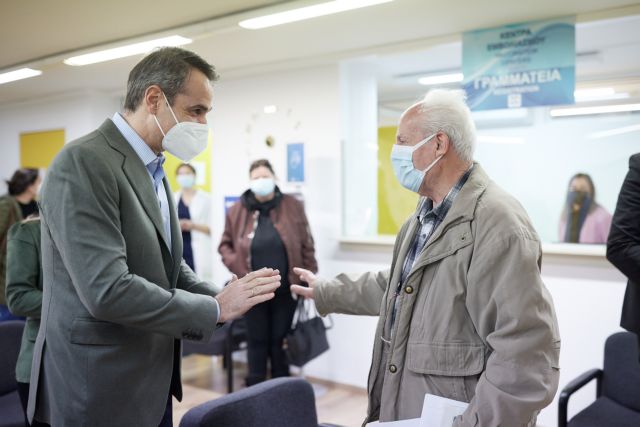 Ως τις αρχές Μαΐου θα έχουν εμβολιαστεί όλοι οι πολίτες άνω των 60 ετών λέει ο Μητσοτάκης