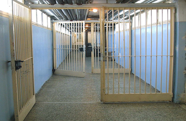 Αιφνιδιαστική αποφυλάκιση Αλβανού ποινικού – Πλήγμα στις έρευνες για το οργανωμένο έγκλημα