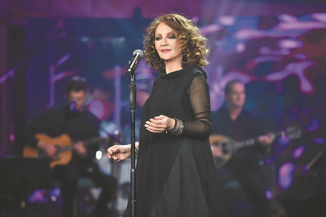 «Μπαίνουμε όλοι μαζί σε μια θάλασσα»