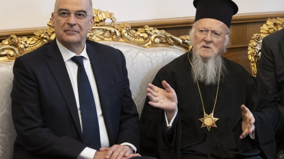 Στην Κωνσταντινούπολη ο Δένδιας – Συνάντηση με τον Βαρθολομαίο