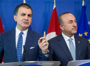 Τσελίκ κατά Δένδια : «Η ασέβεια και η μισαλλοδοξία δεν είναι μέθοδοι διπλωματίας»