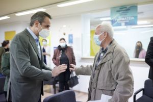 Ως τις αρχές Μαΐου θα έχουν εμβολιαστεί όλοι οι πολίτες άνω των 60 ετών λέει ο Μητσοτάκης