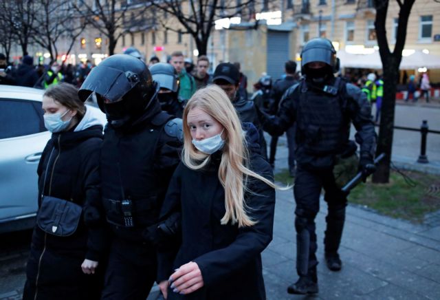 Ρωσία: Περίπου 1.800 συλληφθέντες στις διαδηλώσεις υπέρ του Αλεξέι Ναβάλνι