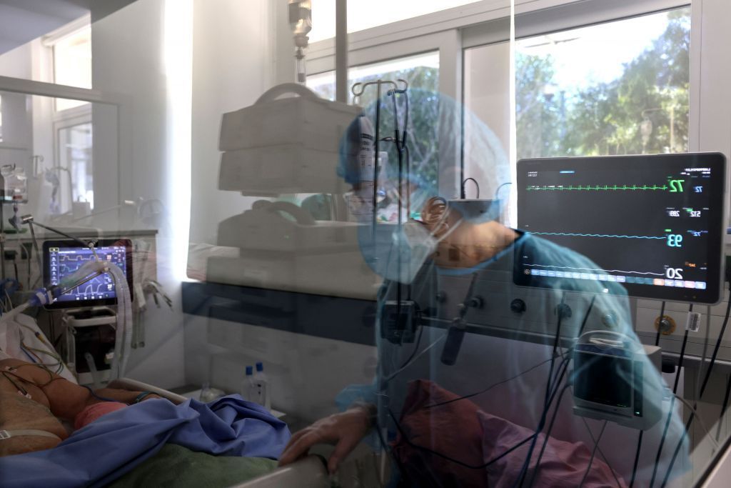 Πρωτοφανές έγκλημα στον Ερυθρό Σταυρό : Εβγαλε την πρίζα και τράβηξε τον αναπνευστήρα του 76χρονου