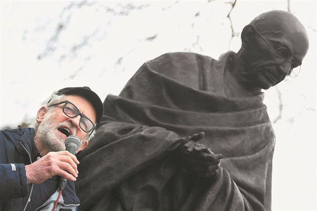 Πνίξτε τον κορωνοϊό στο χρήμα