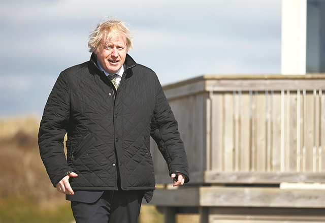 Ελλείψεις, πανικός και ταραχή