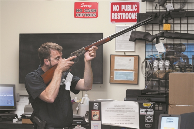 Το «δικαίωμα» στα όπλα κοστίζει πολύ ακριβά