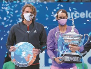 Λύγισε στην έδρα του βασιλιά