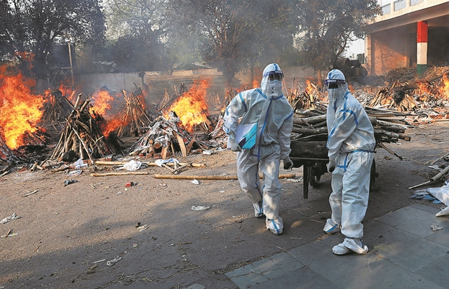 Ινδία: εκτός ελέγχου η πανδημική κρίση