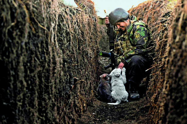 Χαρακώματα και οχυρώσεις μήκους 2.000 χλμ. ετοιμάζουν οι ουκρανοί στρατιώτες