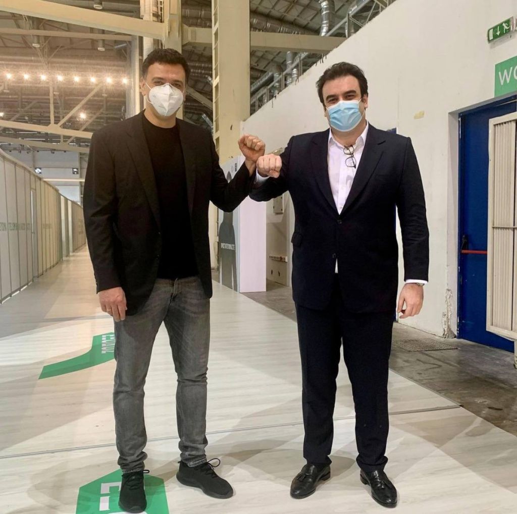 Στο mega εμβολιαστικό κέντρο στο Ελληνικό Κικίλιας και Πιερρακάκης